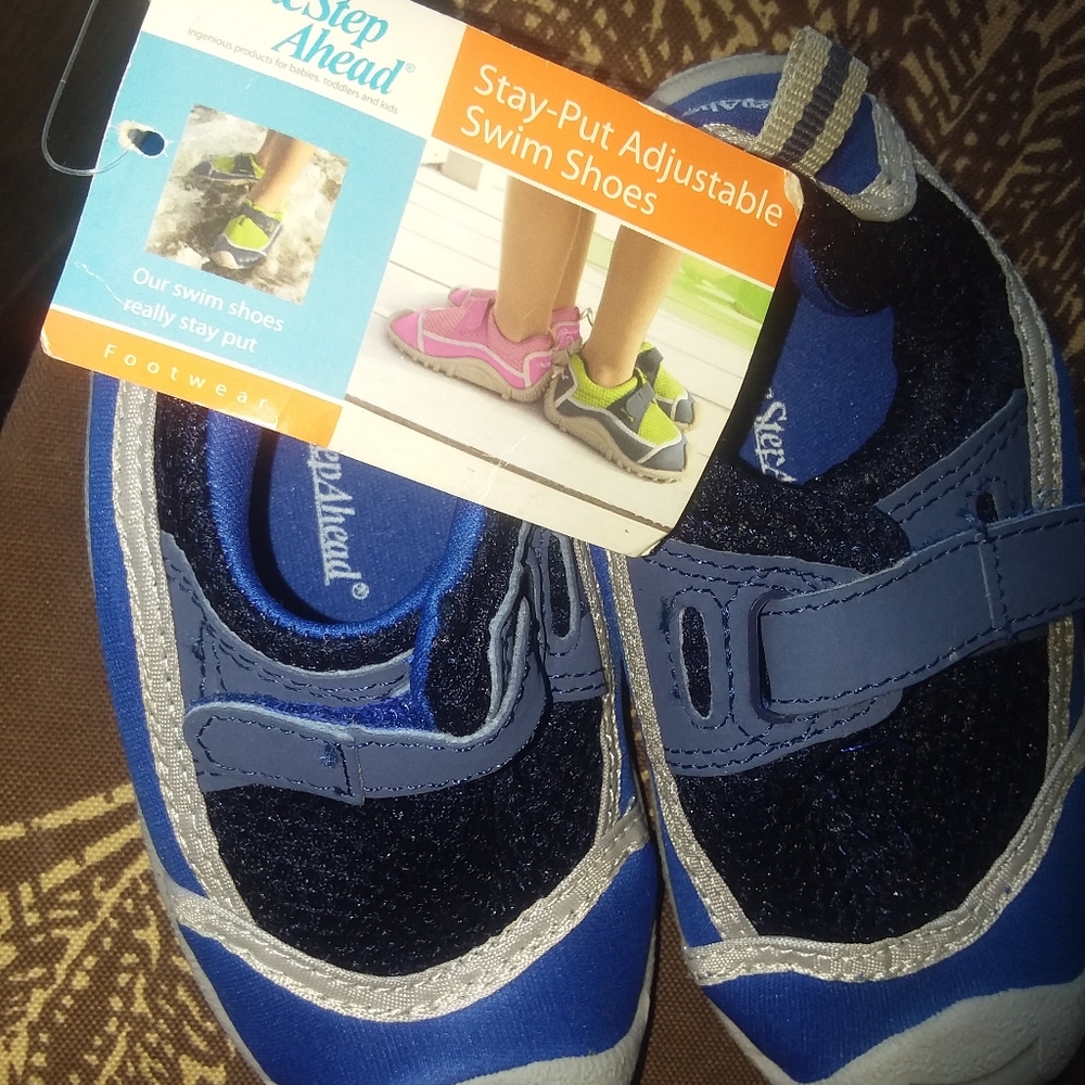 Brand new swimming water shoes